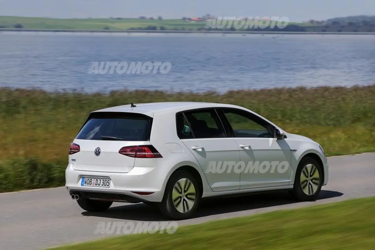 Volkswagen Golf GTE (34)