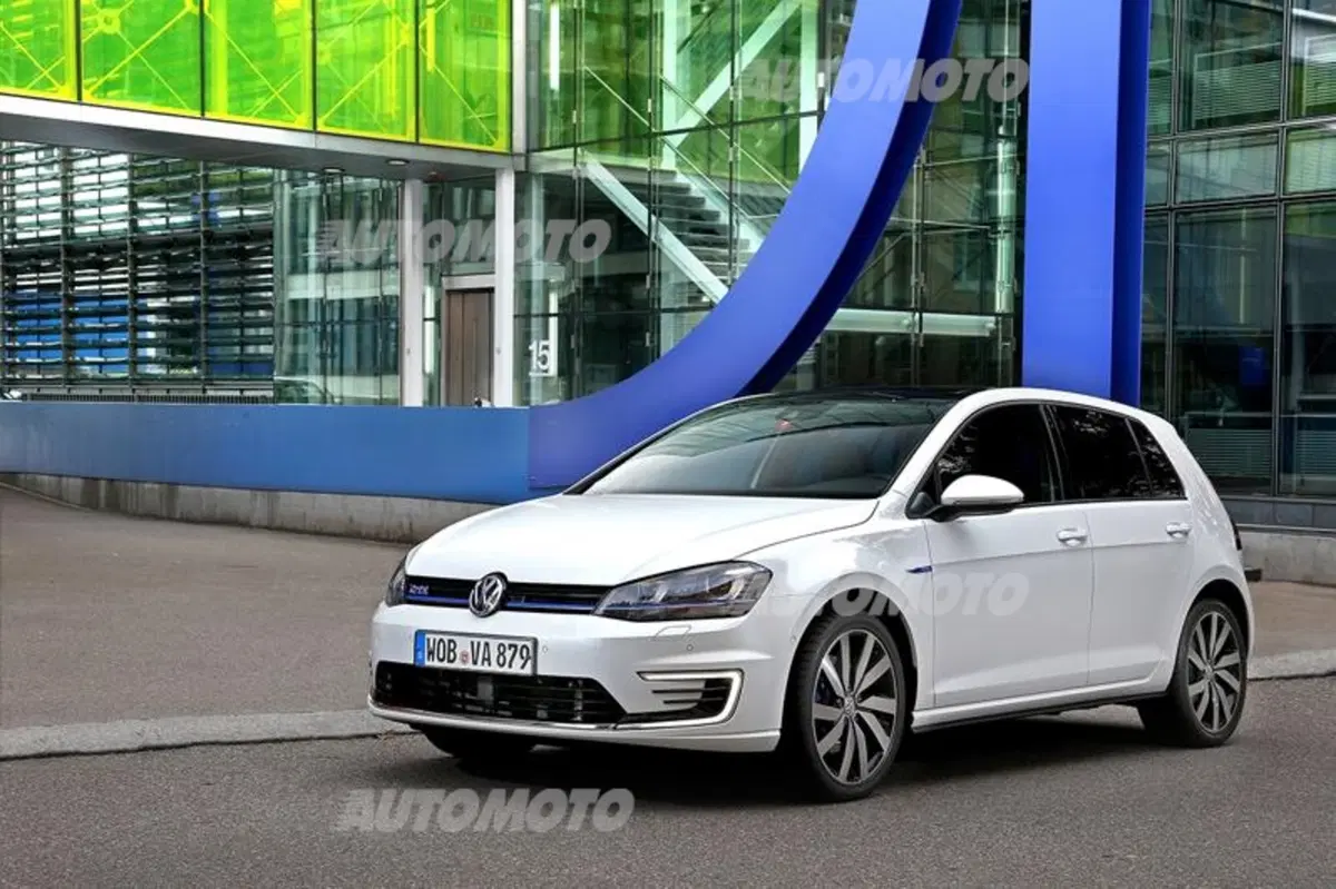 Volkswagen Golf GTE (35)