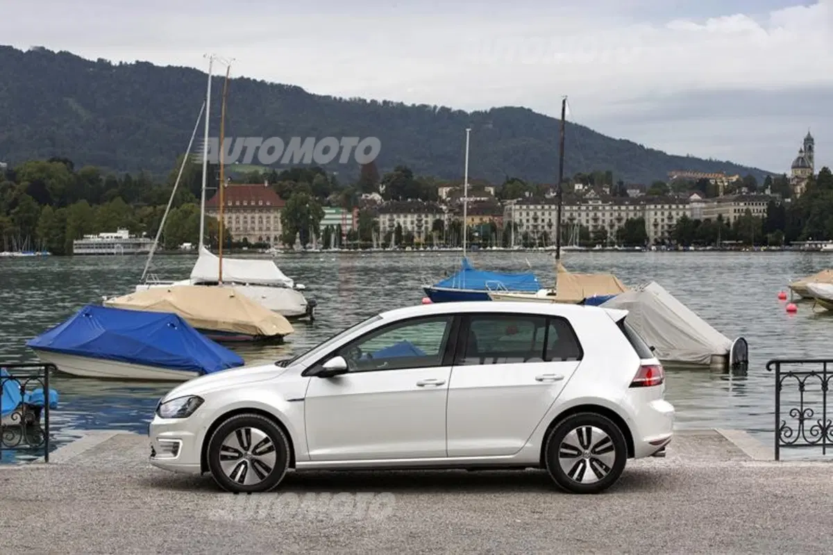 Volkswagen Golf GTE (37)