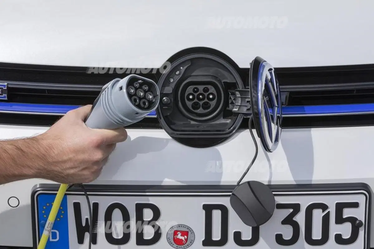 Volkswagen Golf GTE (45)