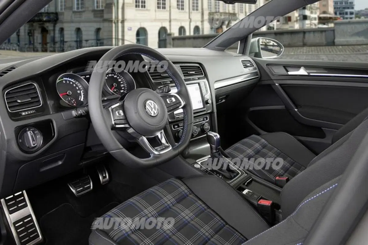 Volkswagen Golf GTE (48)