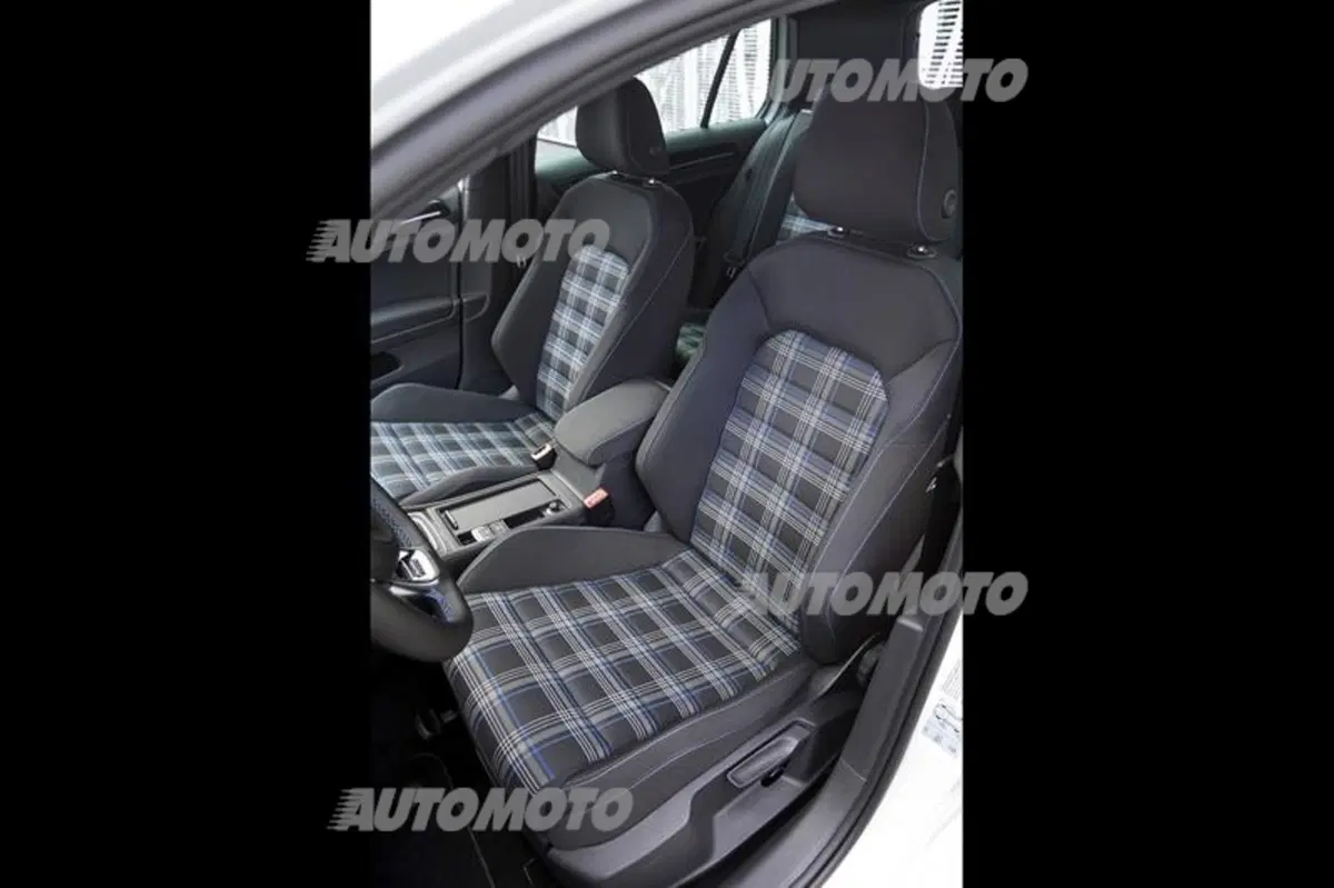 Volkswagen Golf GTE (51)