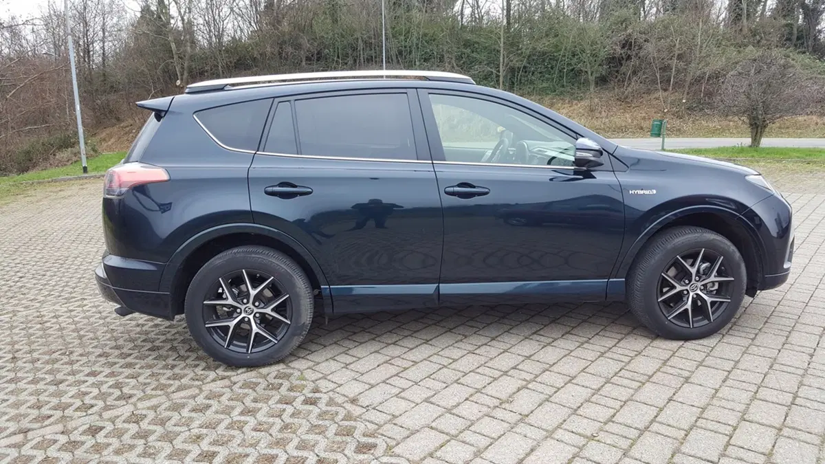 Ieri e oggi RAV4: Come è cambiato in 20 anni (5)
