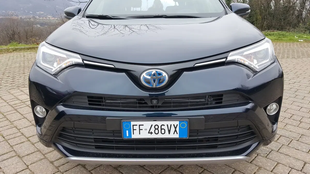 Ieri e oggi RAV4: Come è cambiato in 20 anni (9)