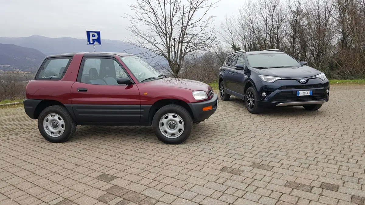 Ieri e oggi RAV4: Come è cambiato in 20 anni (2)