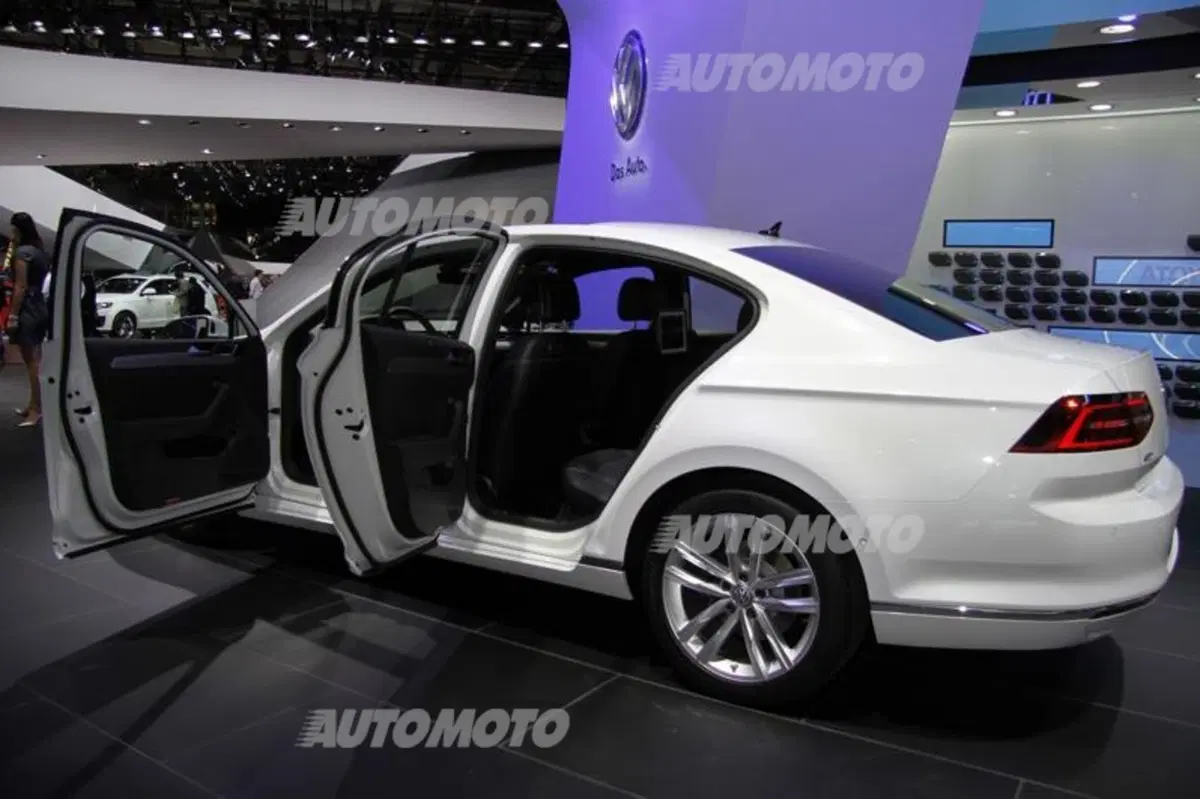 Volkswagen al Salone di Parigi 2014 (24)