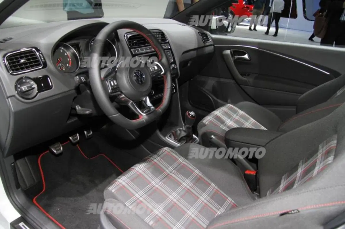 Volkswagen al Salone di Parigi 2014 (32)