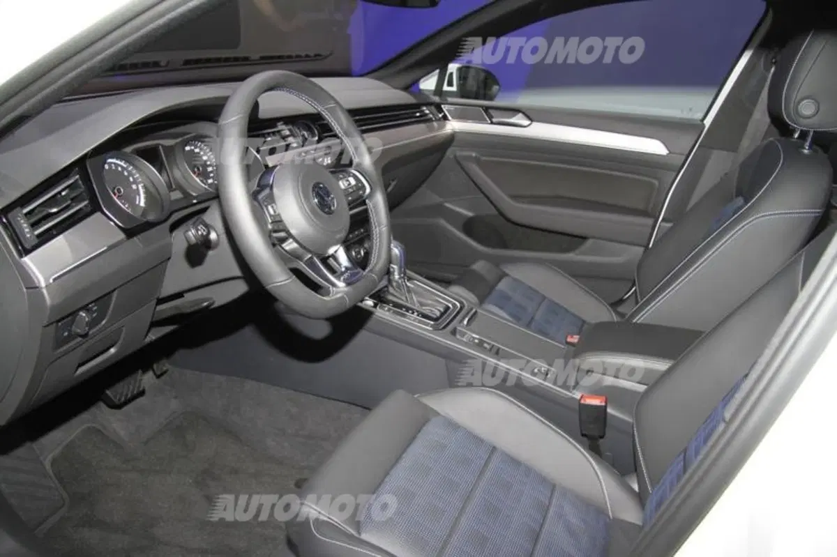 Volkswagen al Salone di Parigi 2014 (38)