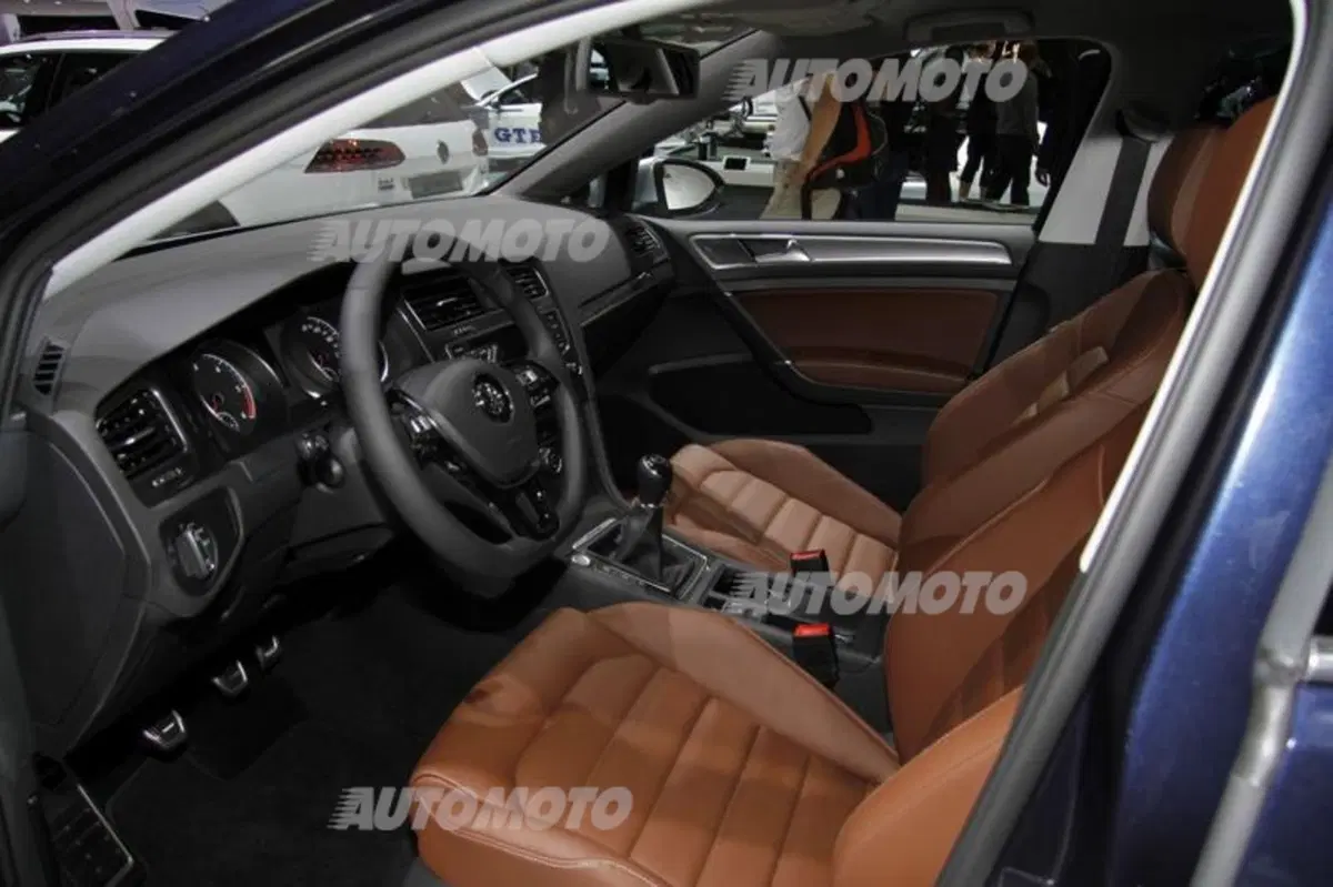 Volkswagen al Salone di Parigi 2014 (43)