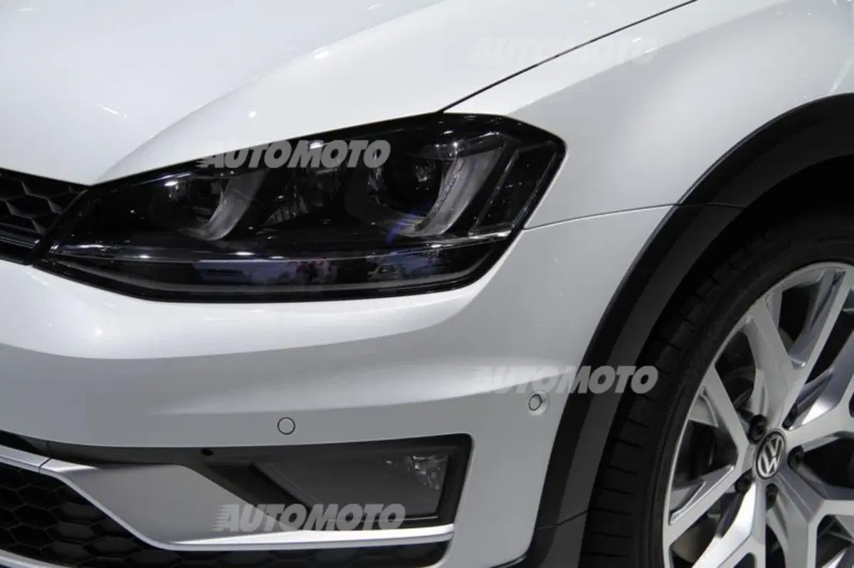 Volkswagen al Salone di Parigi 2014 (55)