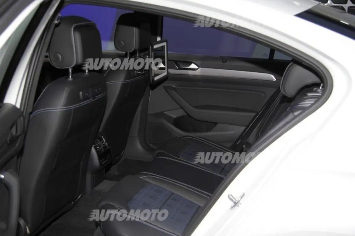 Volkswagen al Salone di Parigi 2014 (58)