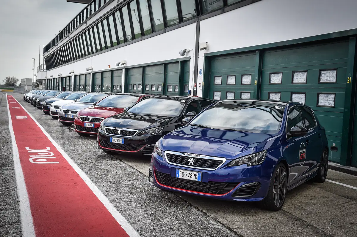 Noi siamo Gti. Ecco i segreti per girare forte in pista