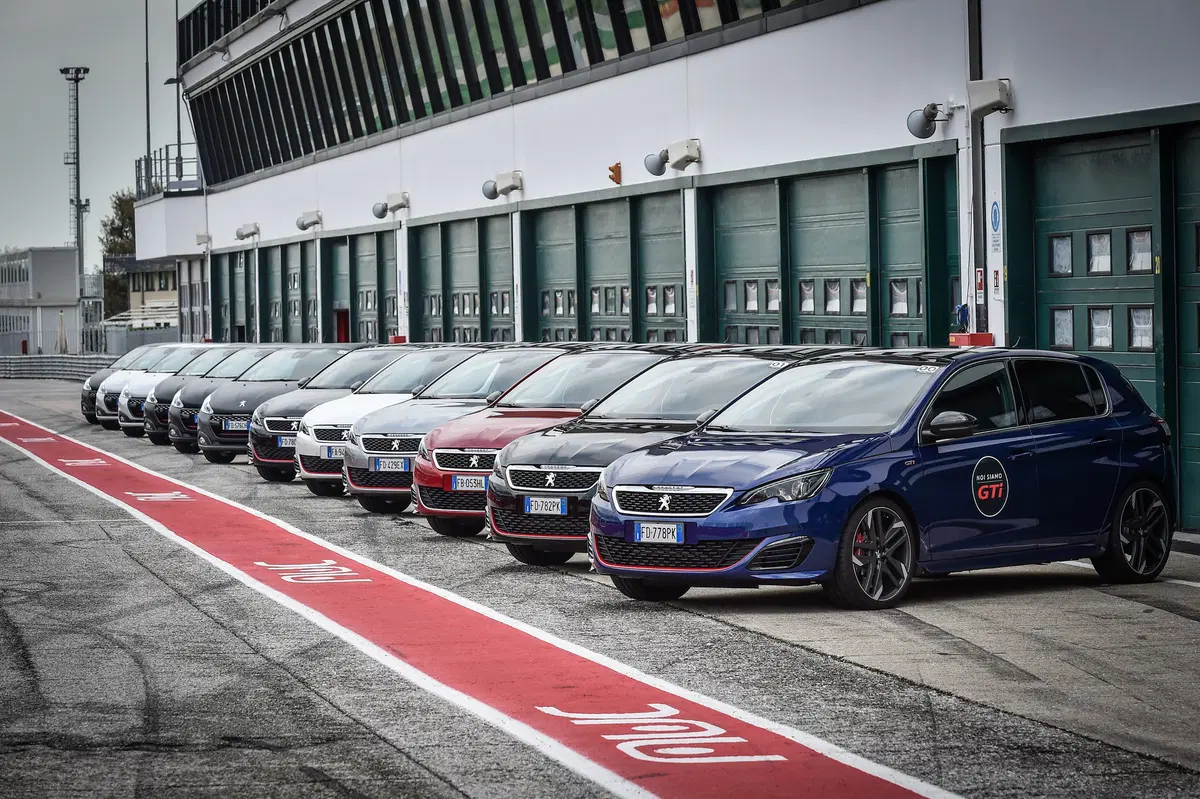 Noi siamo Gti. Ecco i segreti per girare forte in pista (4)
