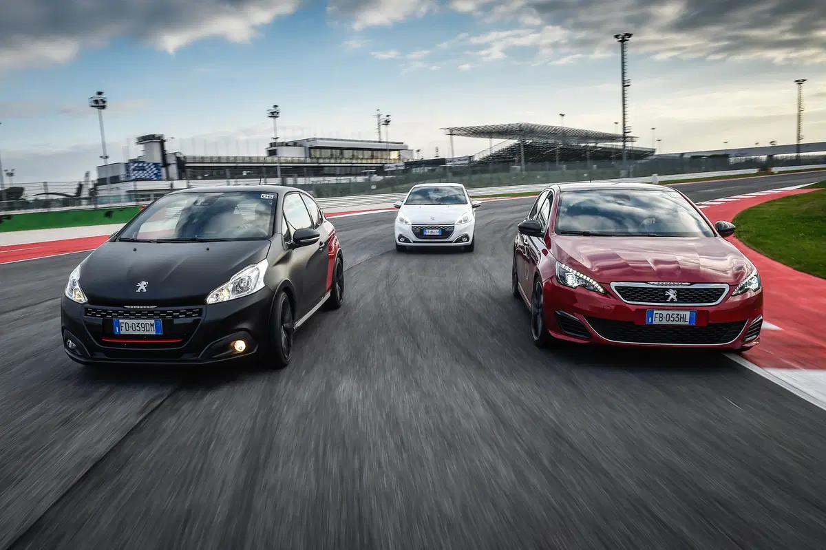 Noi siamo Gti. Ecco i segreti per girare forte in pista (50)