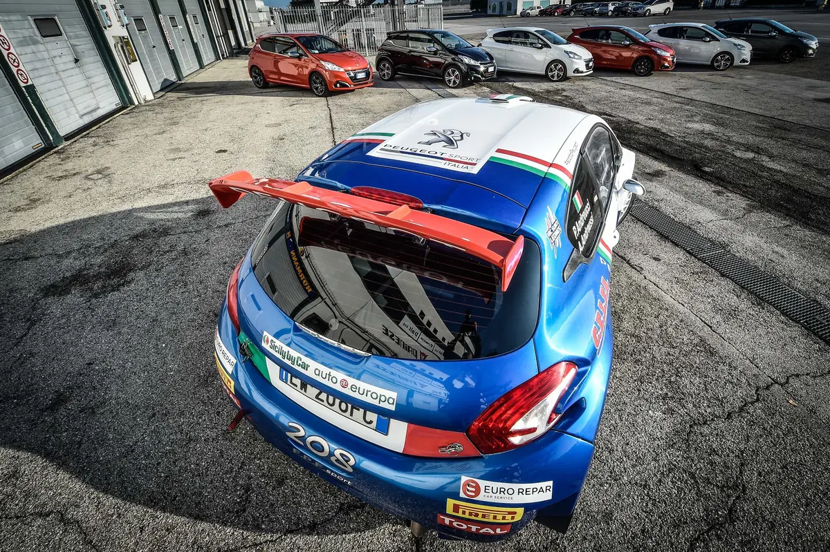 Noi siamo Gti. Ecco i segreti per girare forte in pista (57)