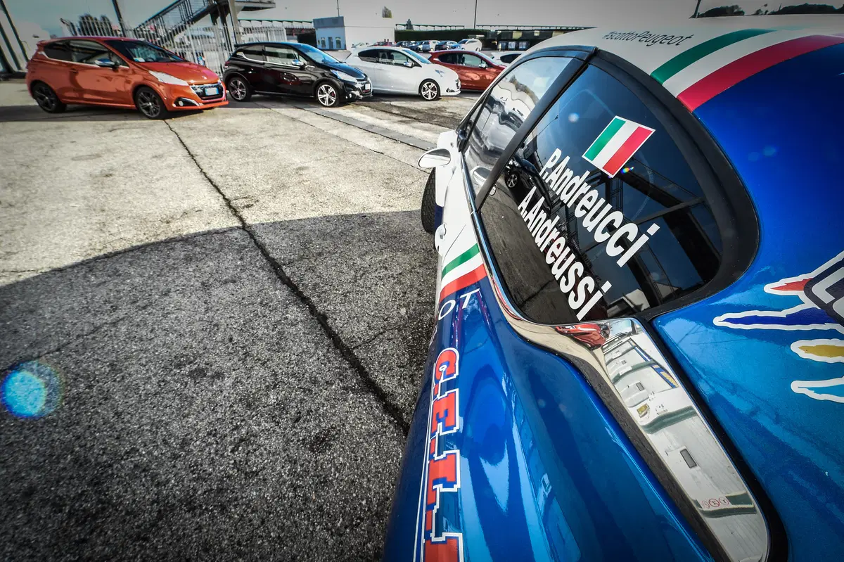 Noi siamo Gti. Ecco i segreti per girare forte in pista (60)