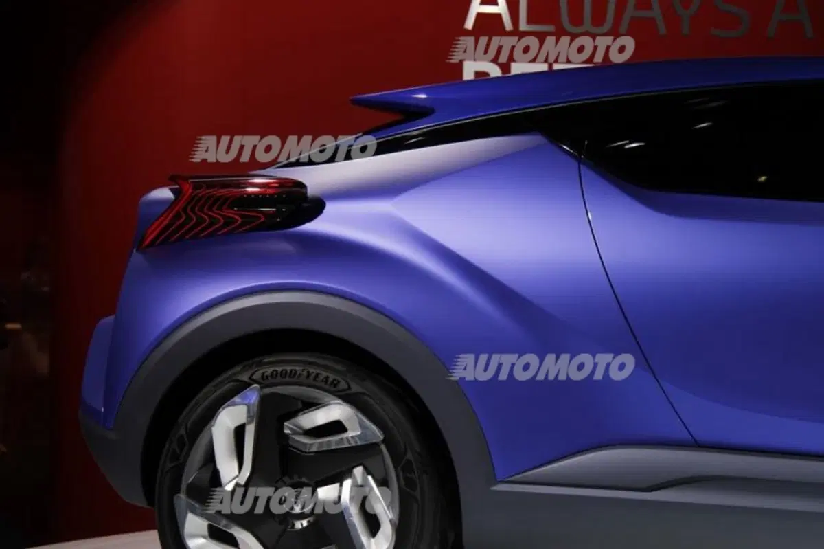 Toyota al Salone di Parigi 2014 (14)