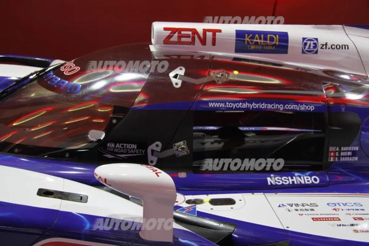 Toyota al Salone di Parigi 2014 (20)