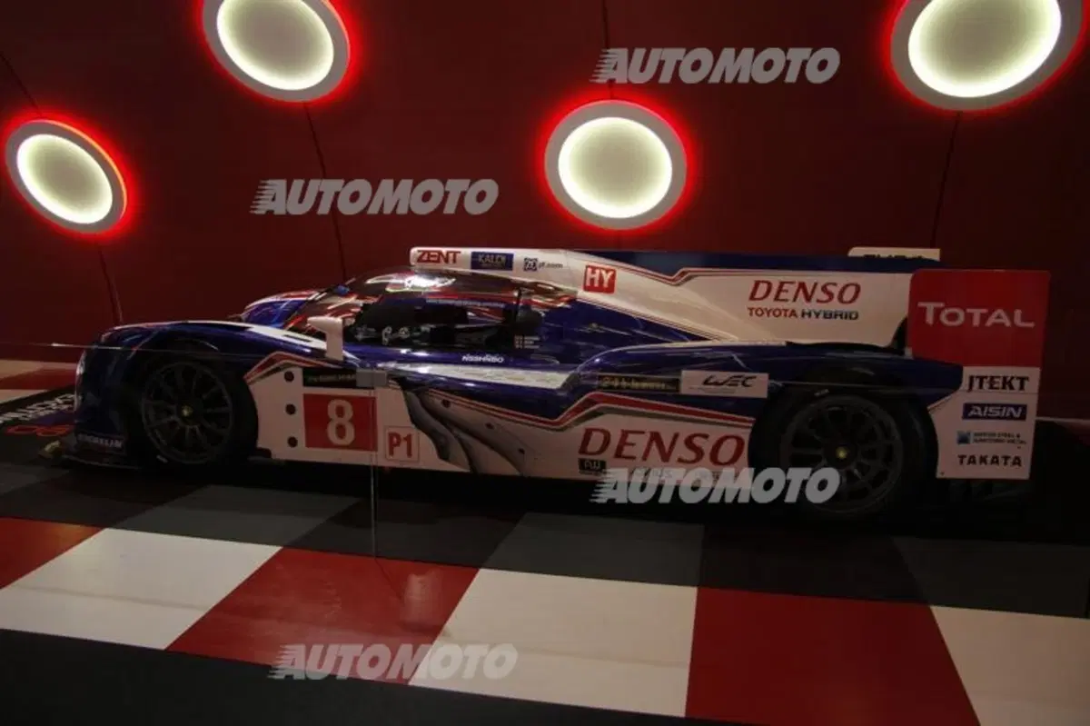 Toyota al Salone di Parigi 2014 (21)