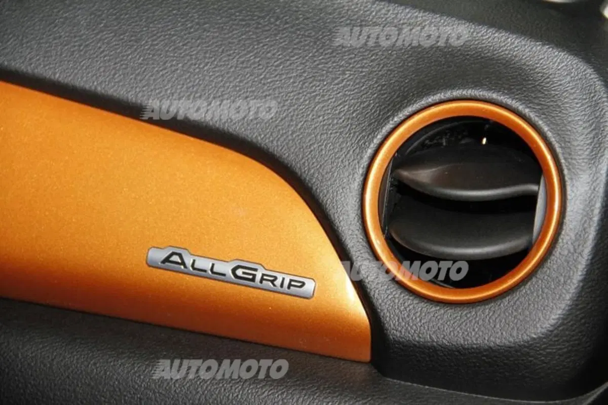 Suzuki al Salone di Parigi 2014 (20)