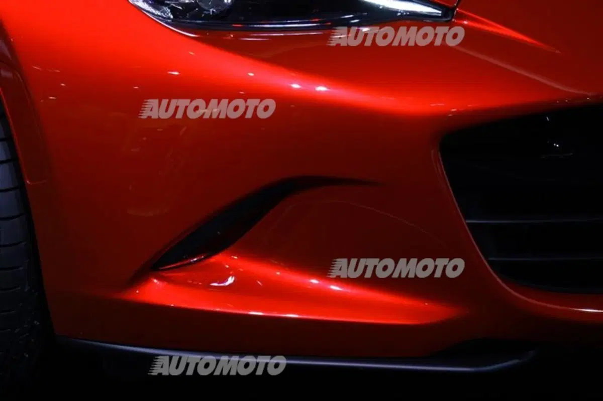 Mazda al Salone di Parigi 2014 (16)