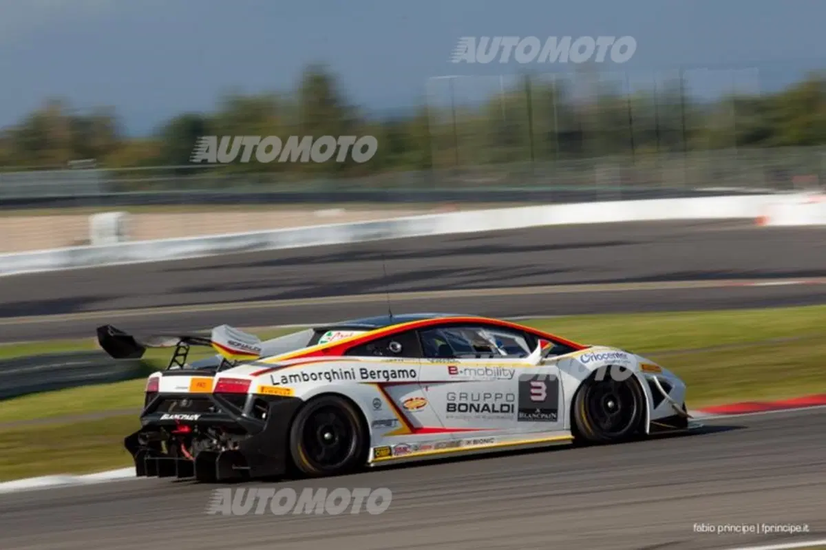 Lamborghini Super Trofeo, Nürburgring: la legge di Murphy (10)