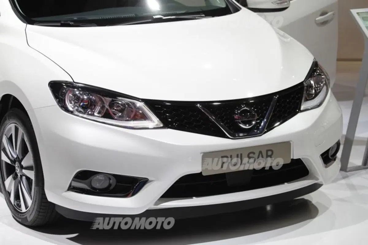 Nissan al Salone di Parigi 2014 (3)