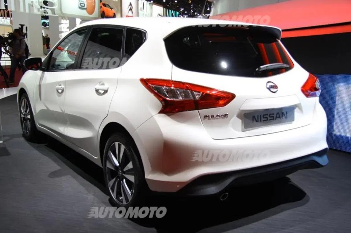 Nissan al Salone di Parigi 2014 (4)