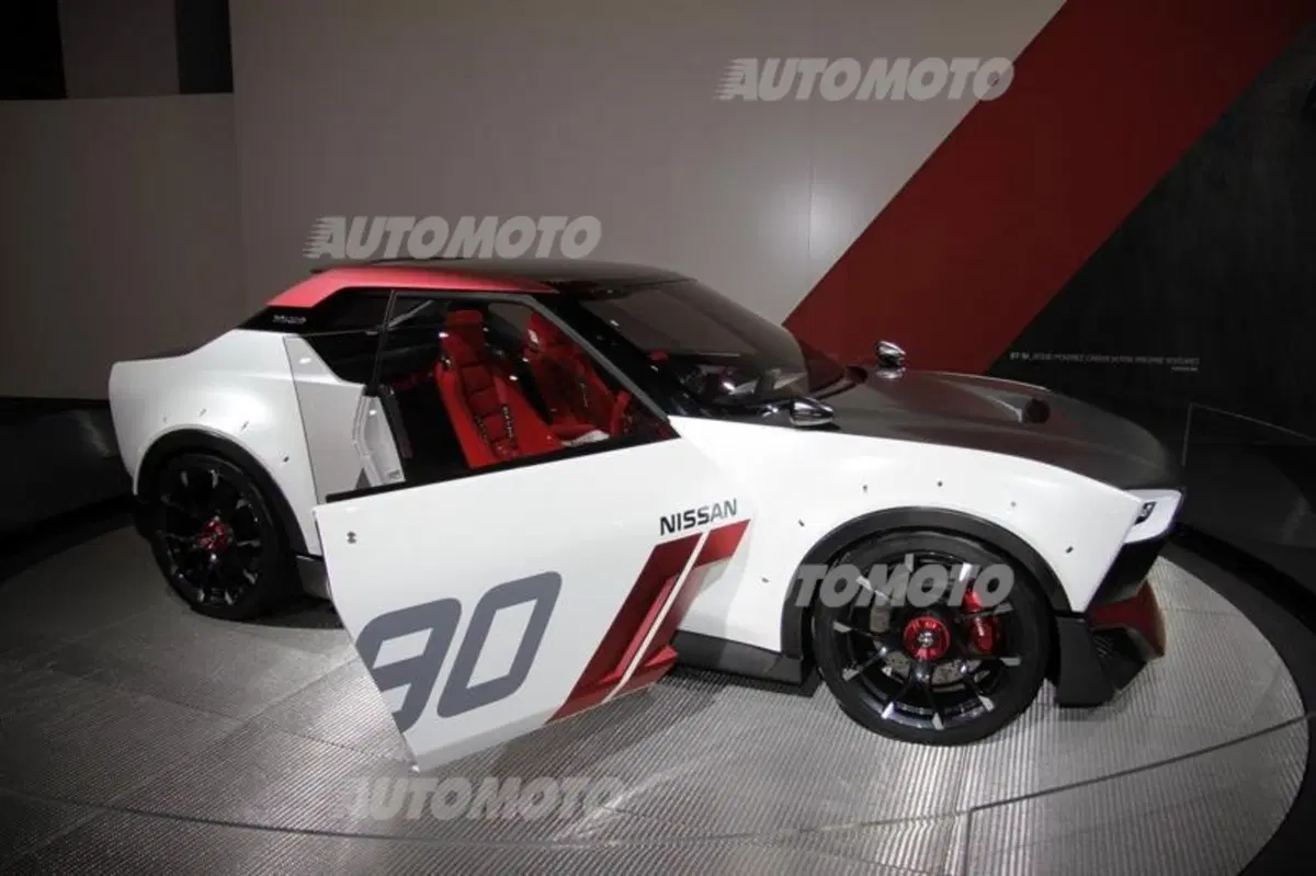 Nissan al Salone di Parigi 2014 (10)