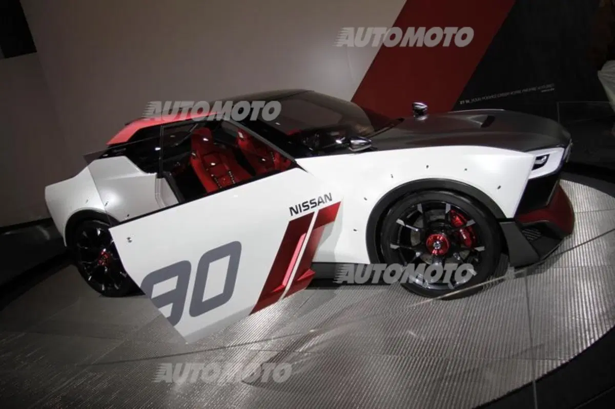 Nissan al Salone di Parigi 2014 (11)