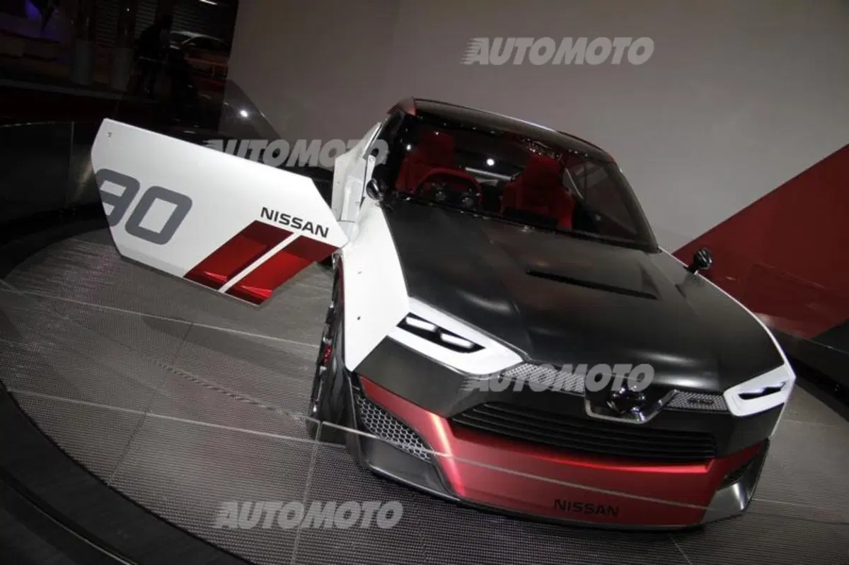 Nissan al Salone di Parigi 2014 (12)