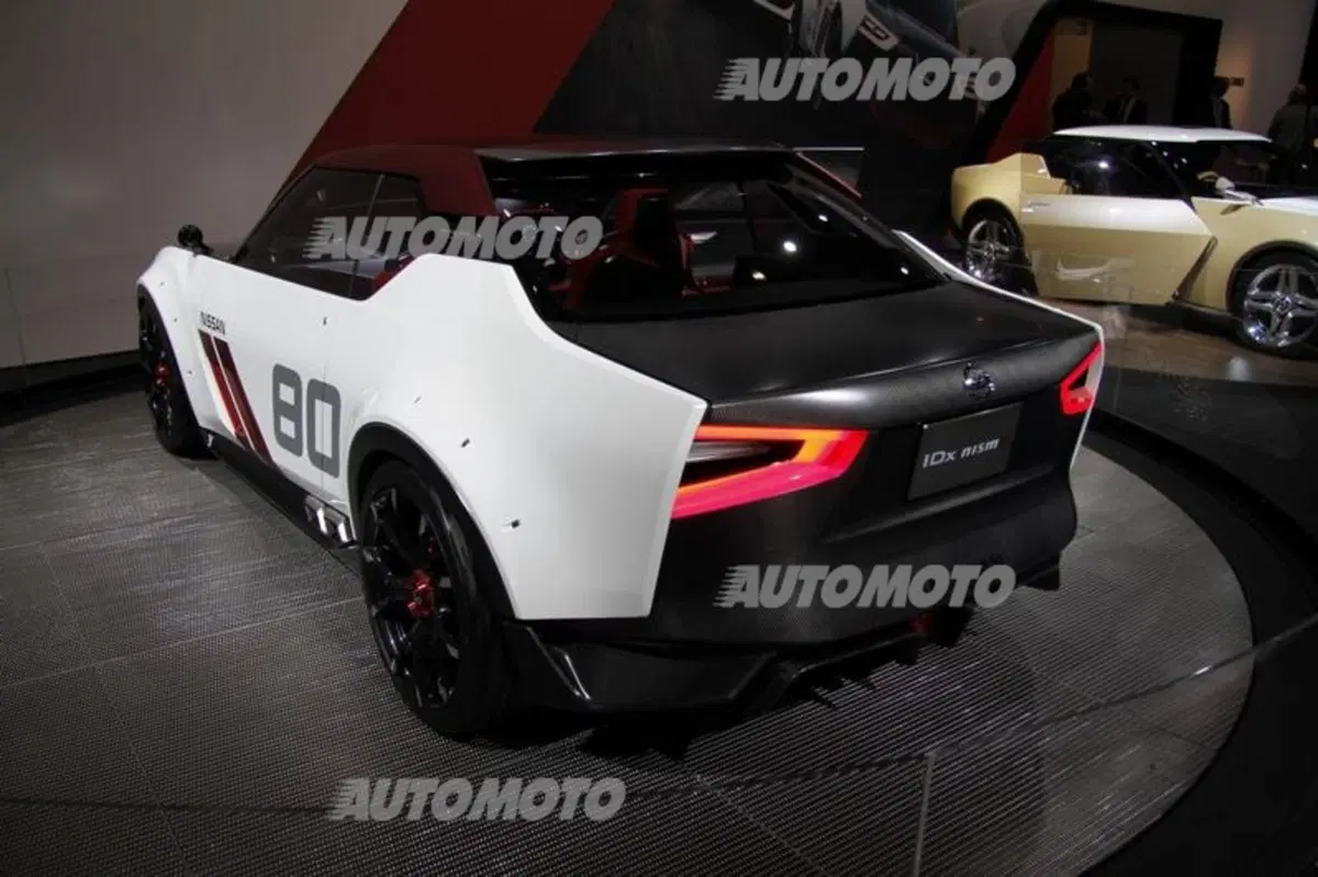 Nissan al Salone di Parigi 2014 (14)
