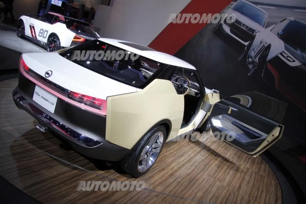 Nissan al Salone di Parigi 2014 (15)