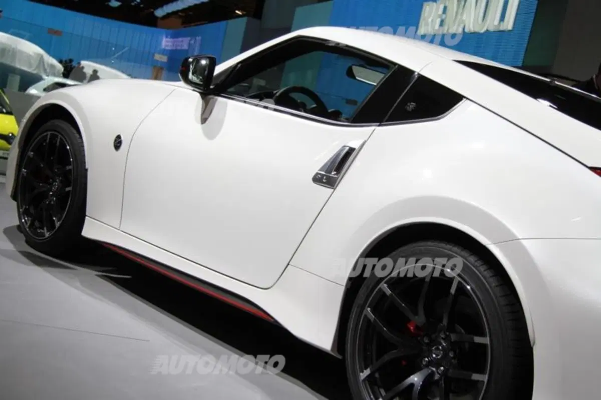 Nissan al Salone di Parigi 2014 (21)