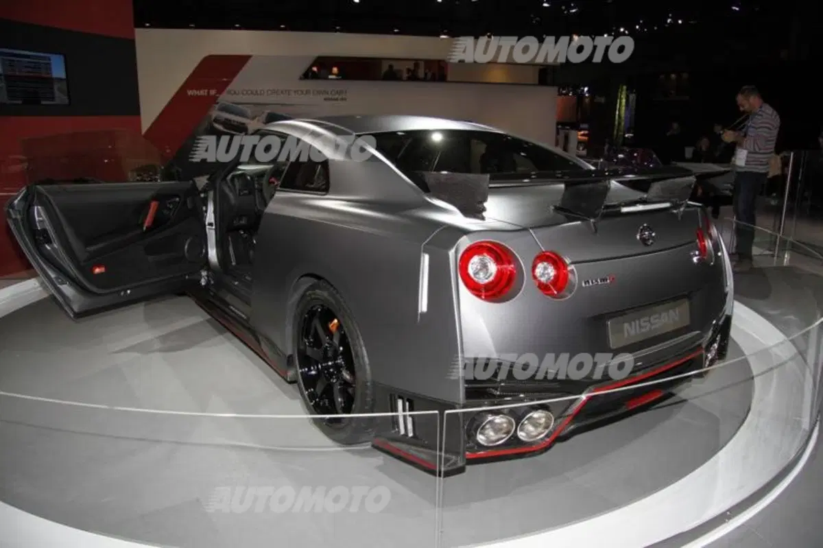 Nissan al Salone di Parigi 2014 (24)