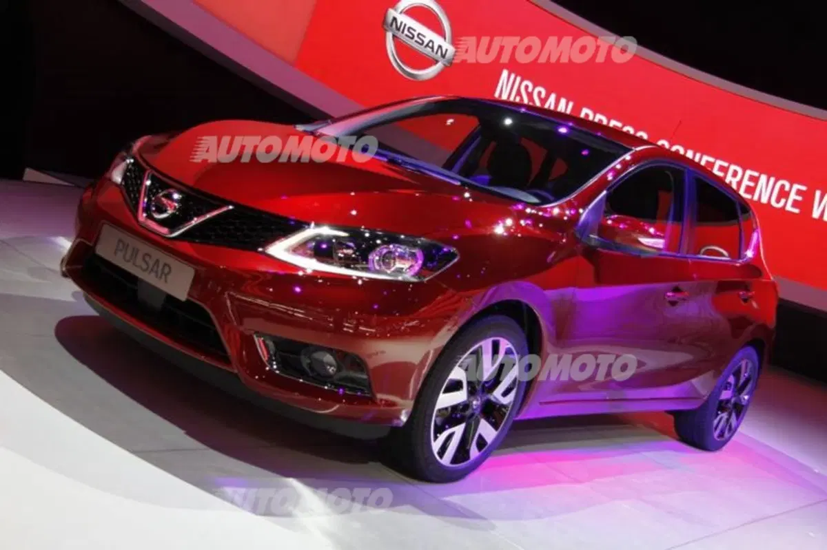 Nissan al Salone di Parigi 2014 (26)