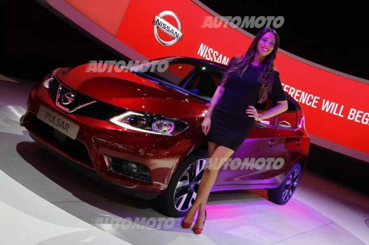Nissan al Salone di Parigi 2014 (28)