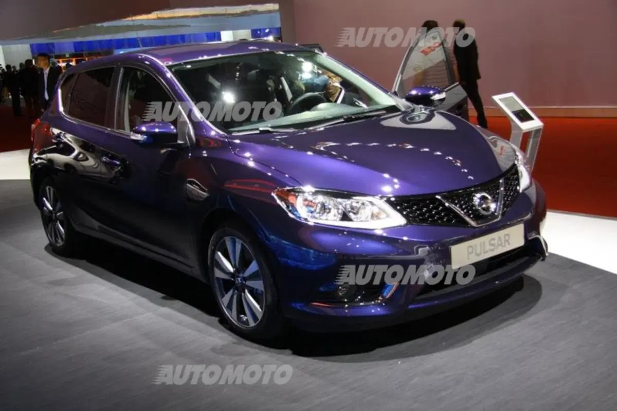 Nissan al Salone di Parigi 2014 (30)