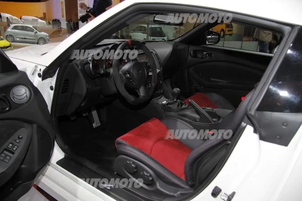 Nissan al Salone di Parigi 2014 (33)