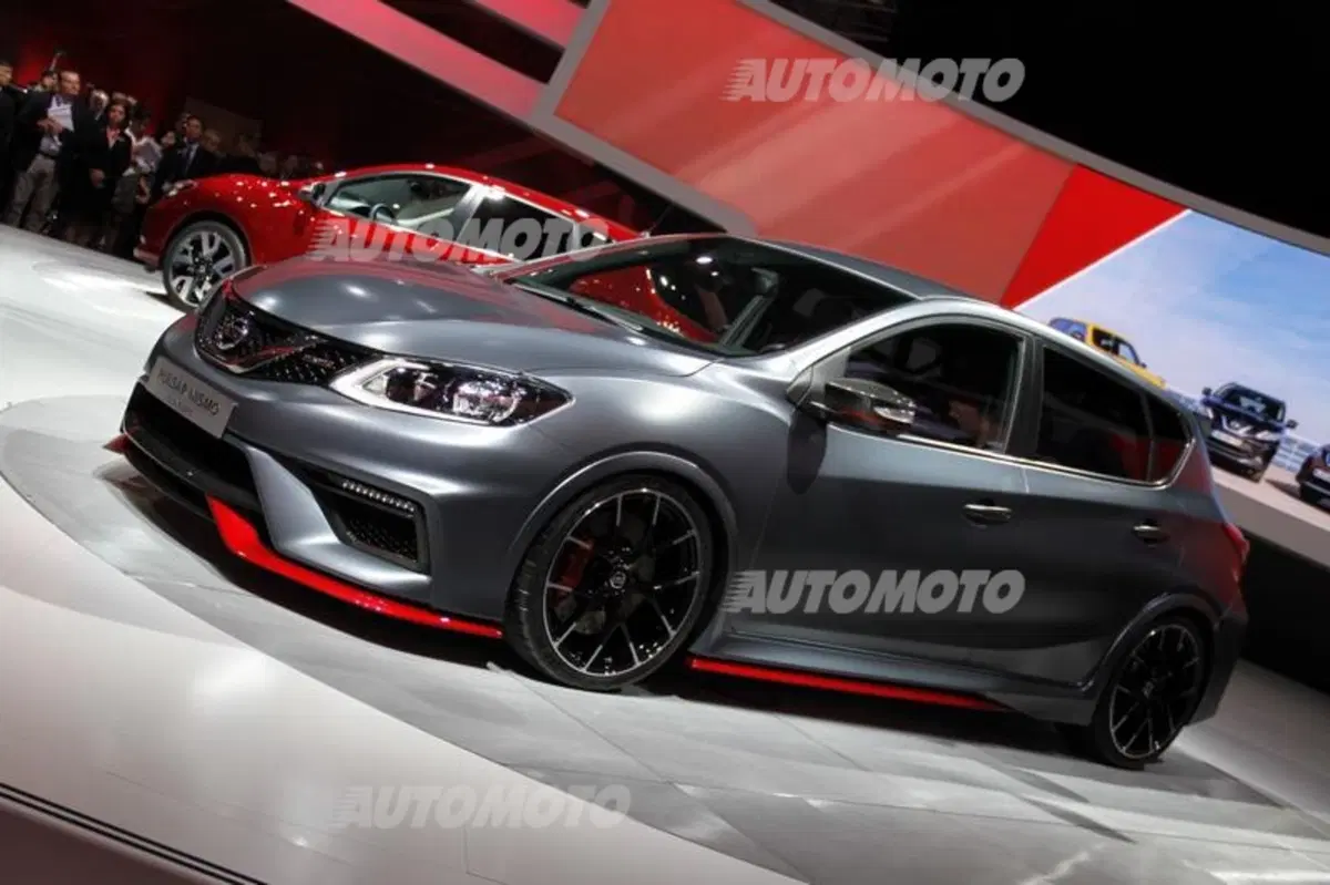 Nissan al Salone di Parigi 2014 (40)