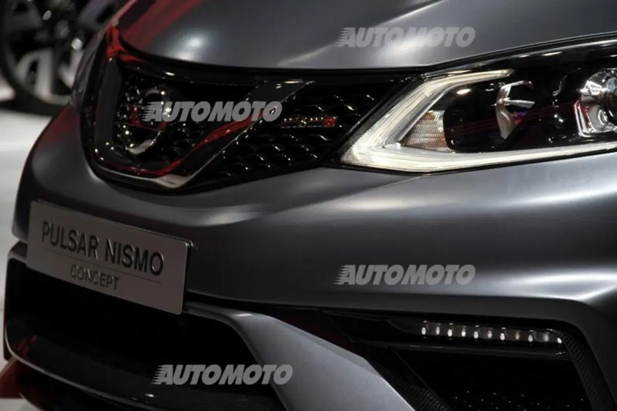 Nissan al Salone di Parigi 2014 (43)