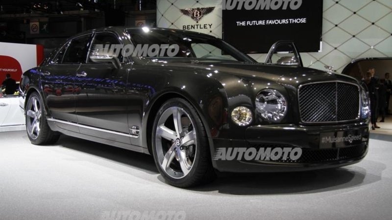 Bentley al Salone di Parigi 2014