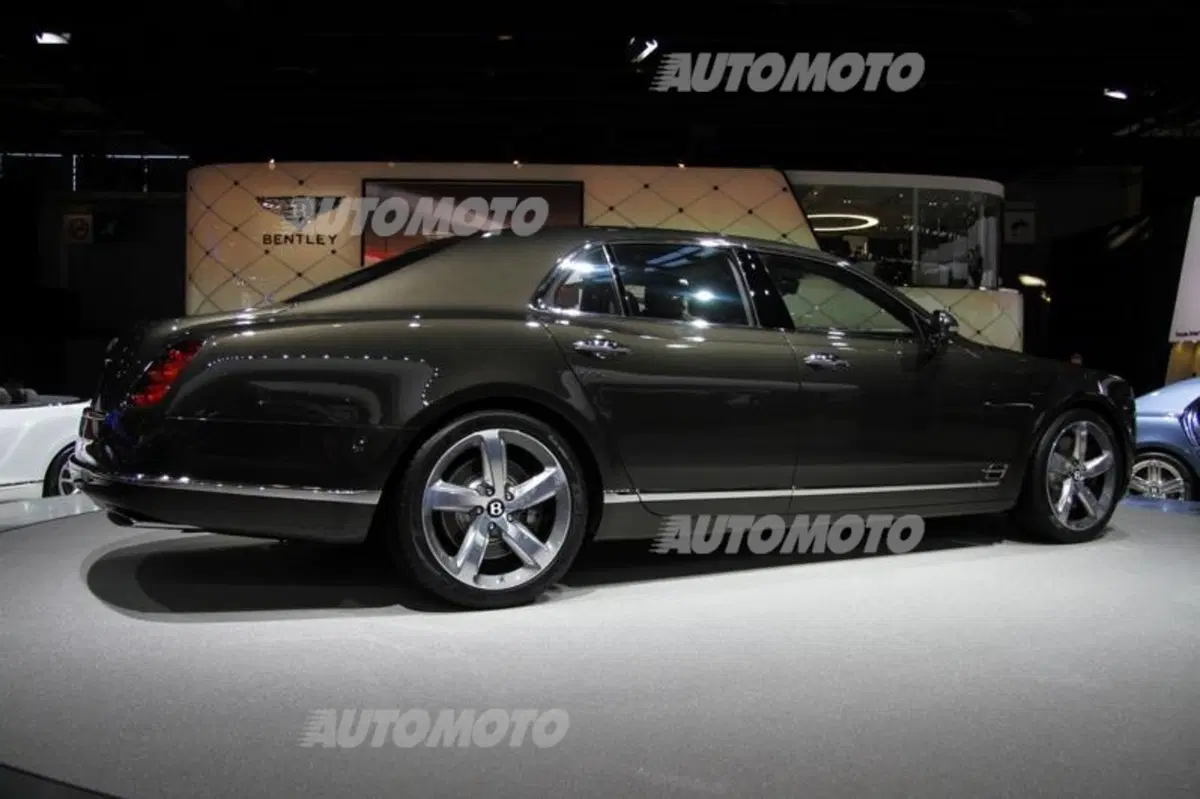 Bentley al Salone di Parigi 2014 (3)