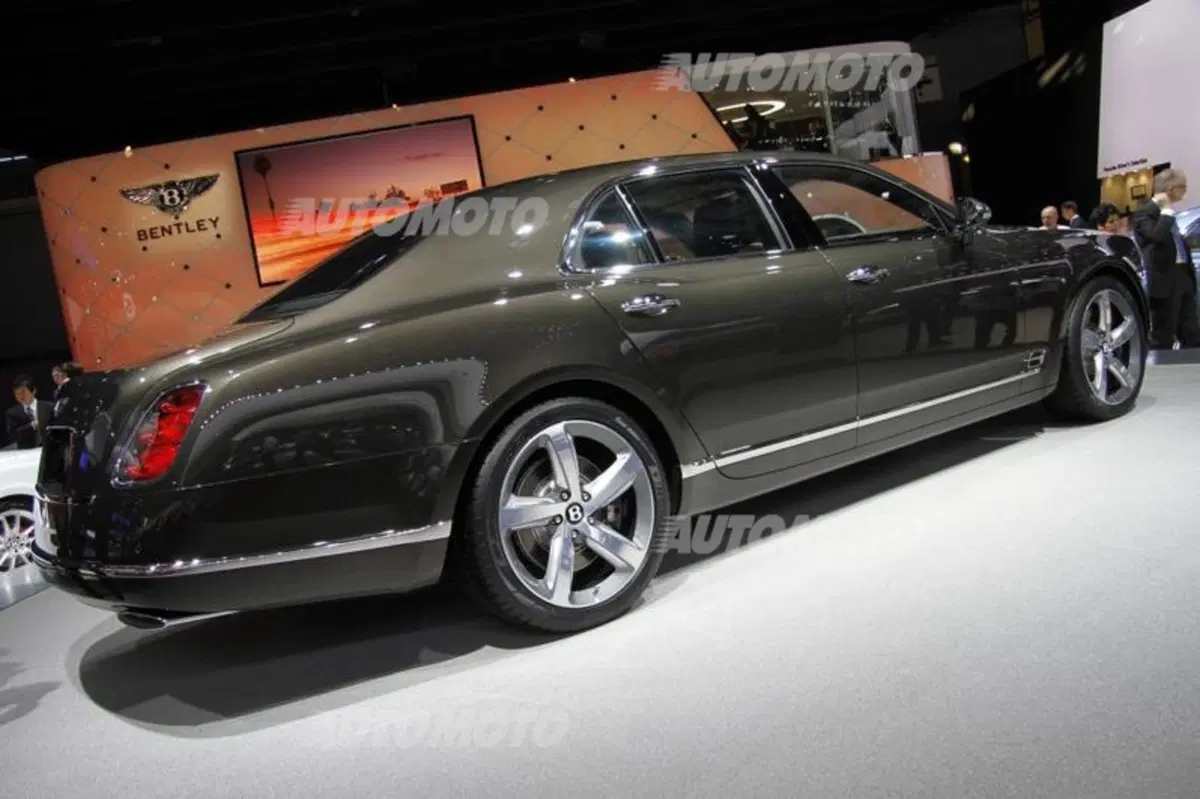 Bentley al Salone di Parigi 2014 (4)