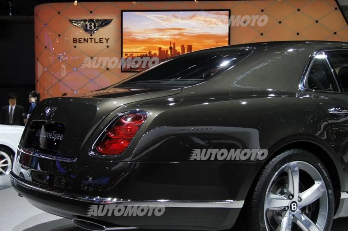 Bentley al Salone di Parigi 2014 (5)