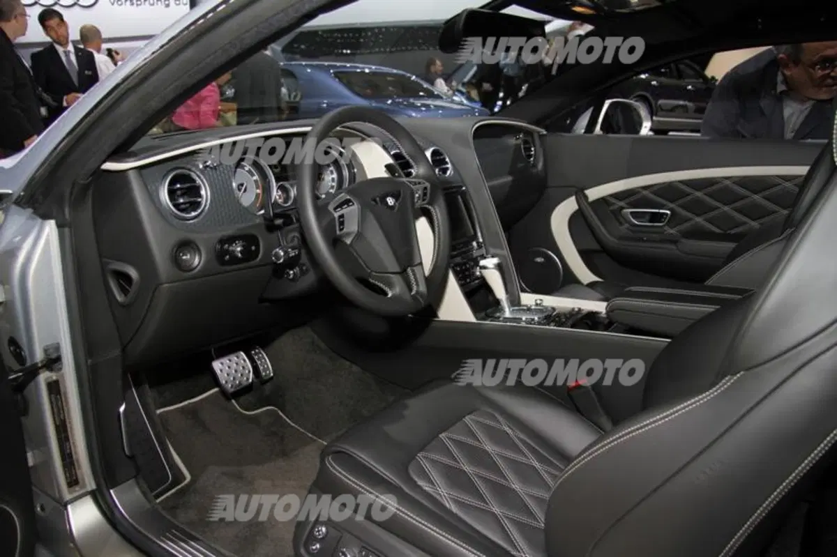 Bentley al Salone di Parigi 2014 (8)