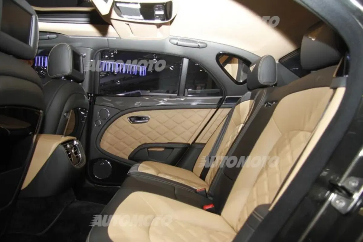 Bentley al Salone di Parigi 2014 (10)