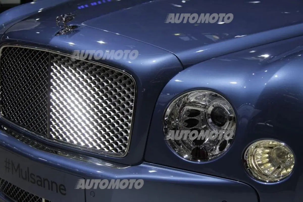 Bentley al Salone di Parigi 2014 (12)