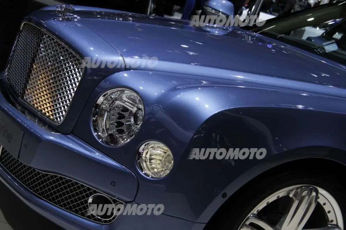 Bentley al Salone di Parigi 2014 (13)