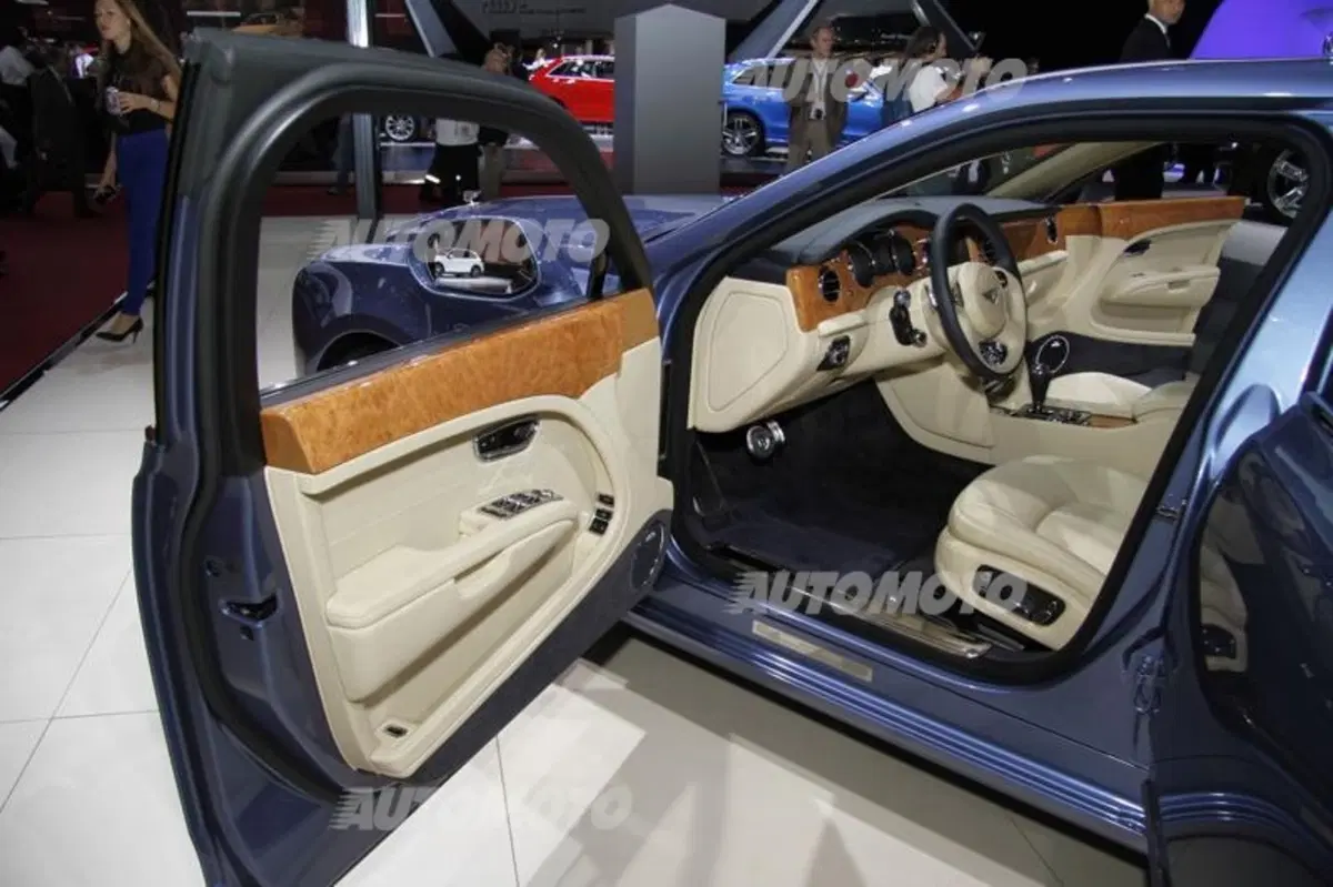 Bentley al Salone di Parigi 2014 (15)
